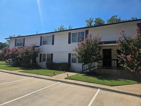 210 Austin Street Grapevine TX 76107