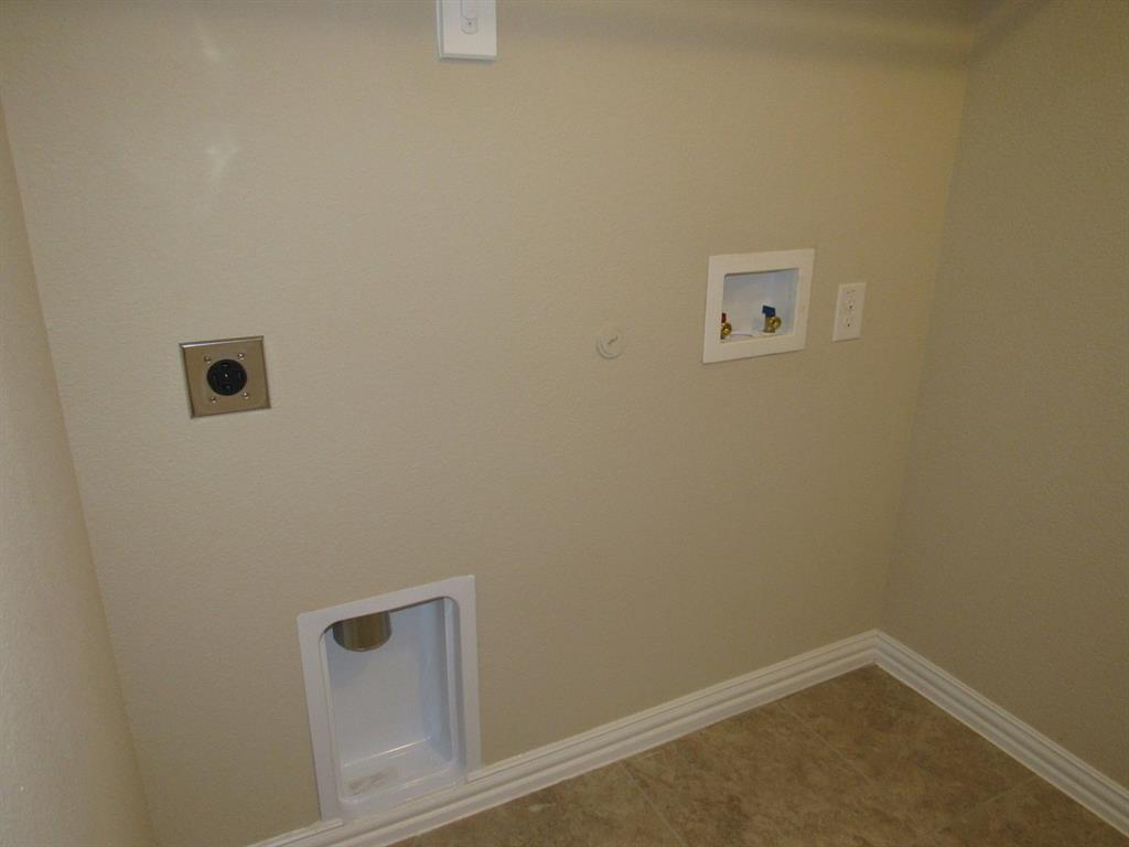 ARTESIA NORTH PHASE 4 - Residential Lease