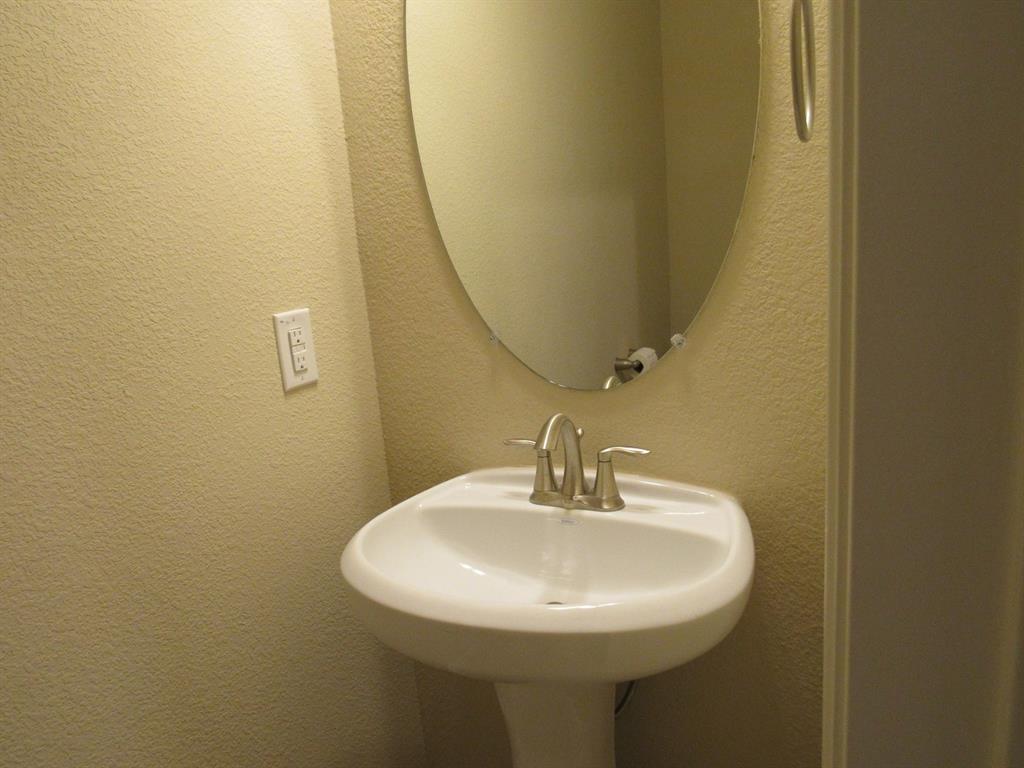 ARTESIA NORTH PHASE 4 - Residential Lease