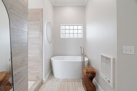 Tiny photo for 3760 Woodland Lane, Paris, TX 75462 (MLS # 21197626)