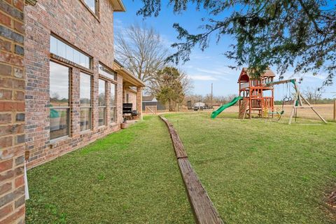 Tiny photo for 3760 Woodland Lane, Paris, TX 75462 (MLS # 21197626)