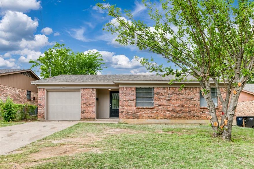 Nicely updated home centrally located near I35, 820 and I20. Kitchen has granite counter tops and bathrooms have quartz countertops. Tub and shower have updated tile surrounds, and all plumbing and light fixtures have been recently replaced. Very large backyard offers plenty of room to enjoy.