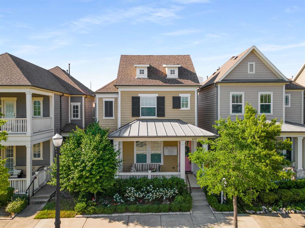 437 Travis Street