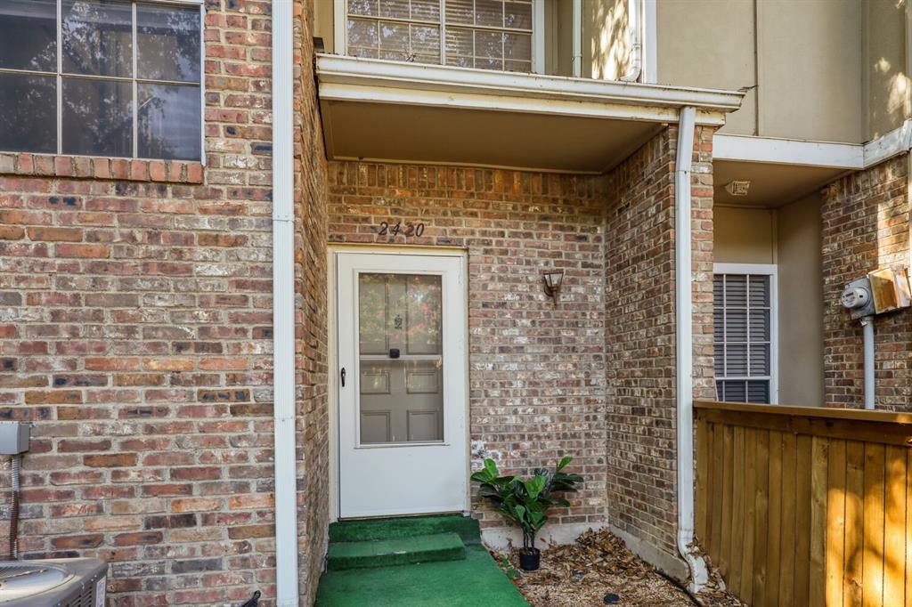 2420 Northlake Court
