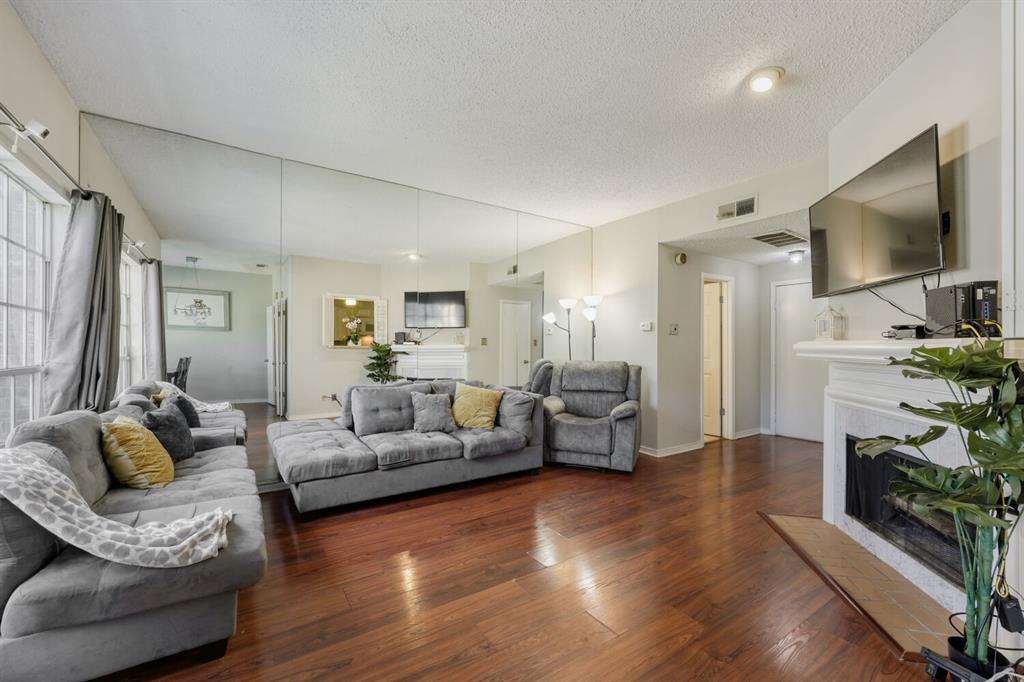 2420 Northlake Court