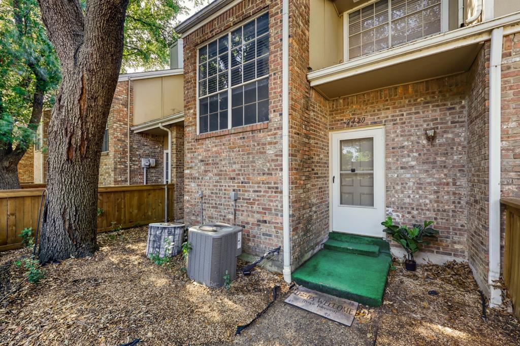 2420 Northlake Court