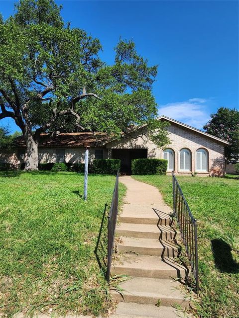 1117 Knotty Oaks Drive Woodway TX 76712