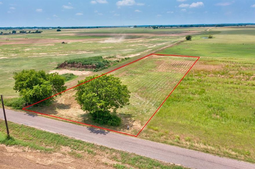 Rare opportunity to bring your own builder and build your dream home or barndominium on a one acre lot in Collinsville ISD. The lot is located just 1.5 miles off of Hwy 377 at the Southwest corner of the Dawkins and Varley Roads intersection. It is located outside city limits, which means no city taxes. Water and electric is available at the road. Deed restrictions prohibit mobile homes and RV parks.