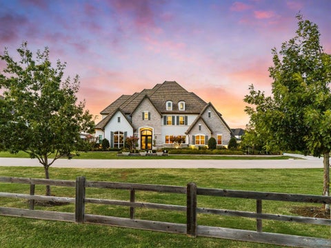 Photo of 4104 Silverstein Street, Flower Mound, TX 75022 (MLS # 21372889)