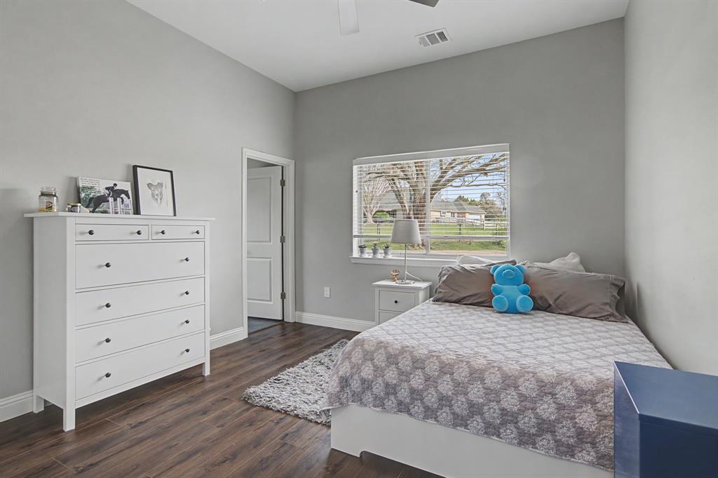 Freshhour 33 Survey Abstract - Land