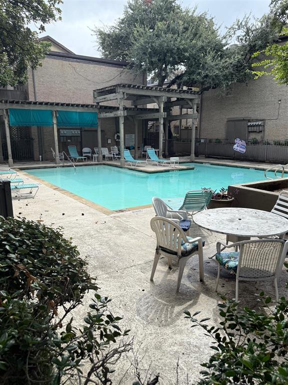 High Hollows Condo - Residential