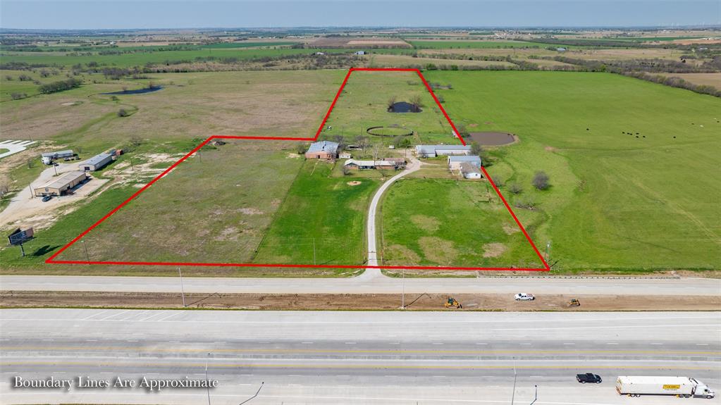 3511 S Interstate 35