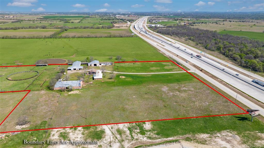 3511 S Interstate 35