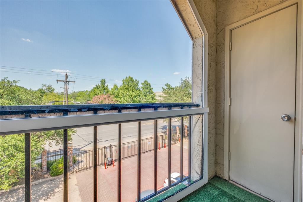 Lovers Lane Condos Ph 01 04 - Residential