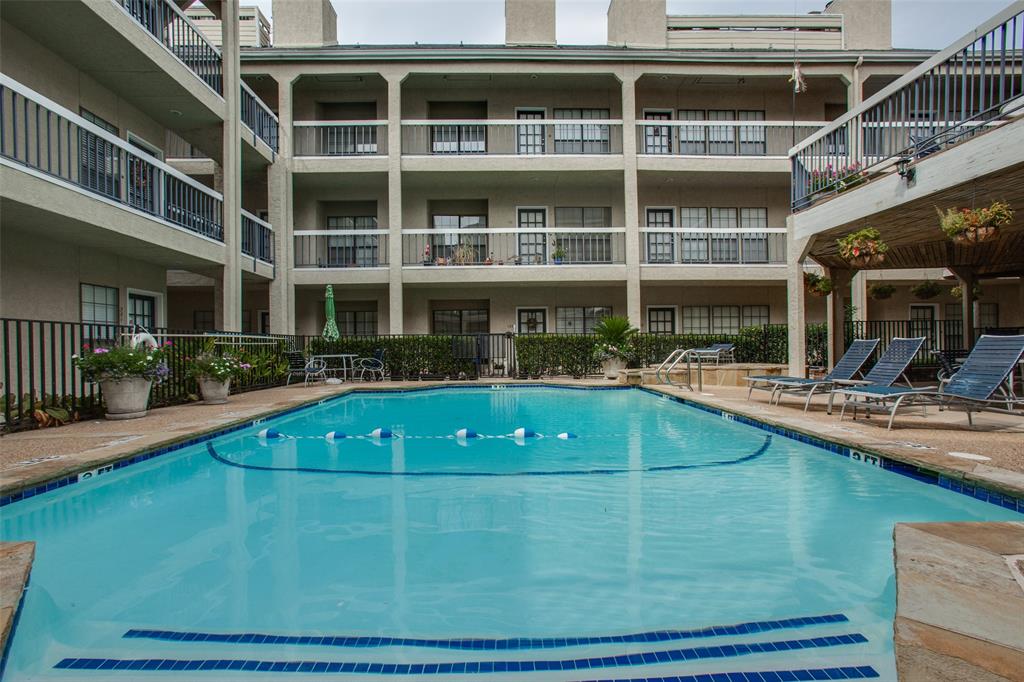 Lovers Lane Condos Ph 01 04 - Residential