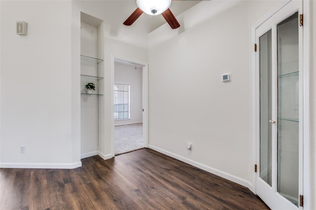 Lovers Lane Condos Ph 01 04 - Residential