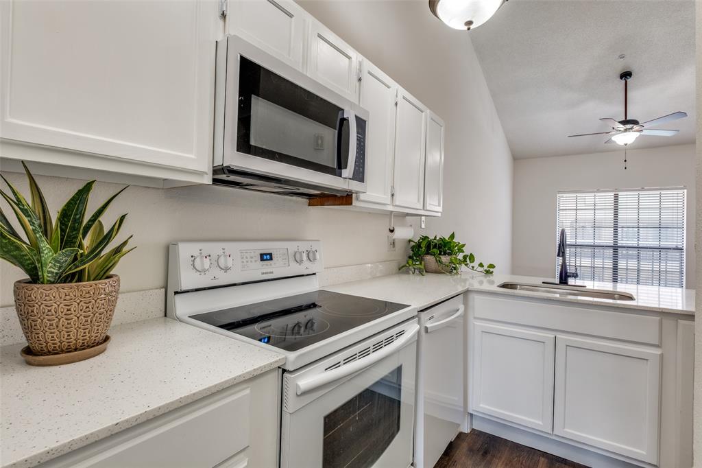 Lovers Lane Condos Ph 01 04 - Residential