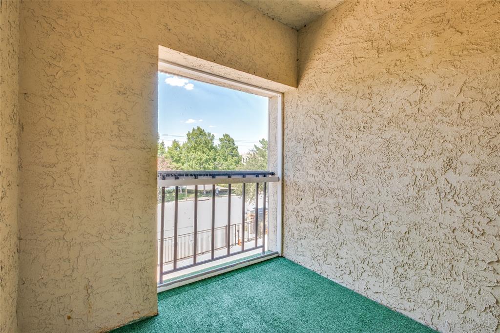 Lovers Lane Condos Ph 01 04 - Residential