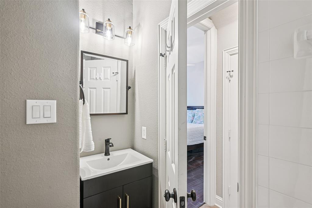 Dallas, Texas 75218, United States, 4 Bedrooms Bedrooms, ,3 BathroomsBathrooms,Residential,Active,223539