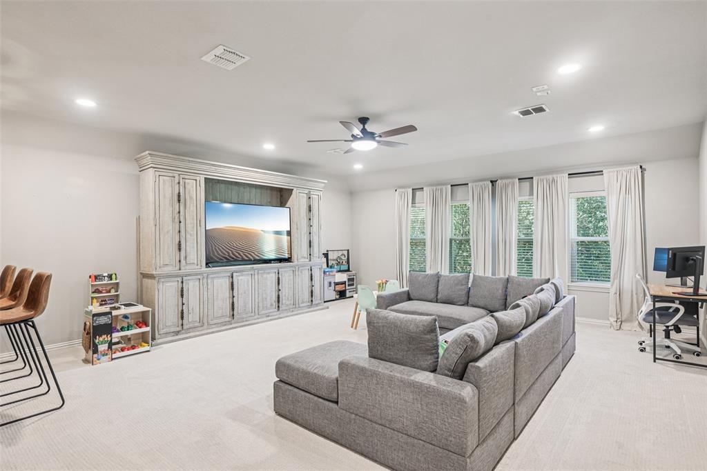 Dallas, Texas 75218, United States, 4 Bedrooms Bedrooms, ,3 BathroomsBathrooms,Residential,Active,223539