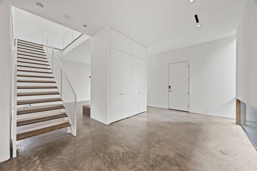 2223 Annex Avenue