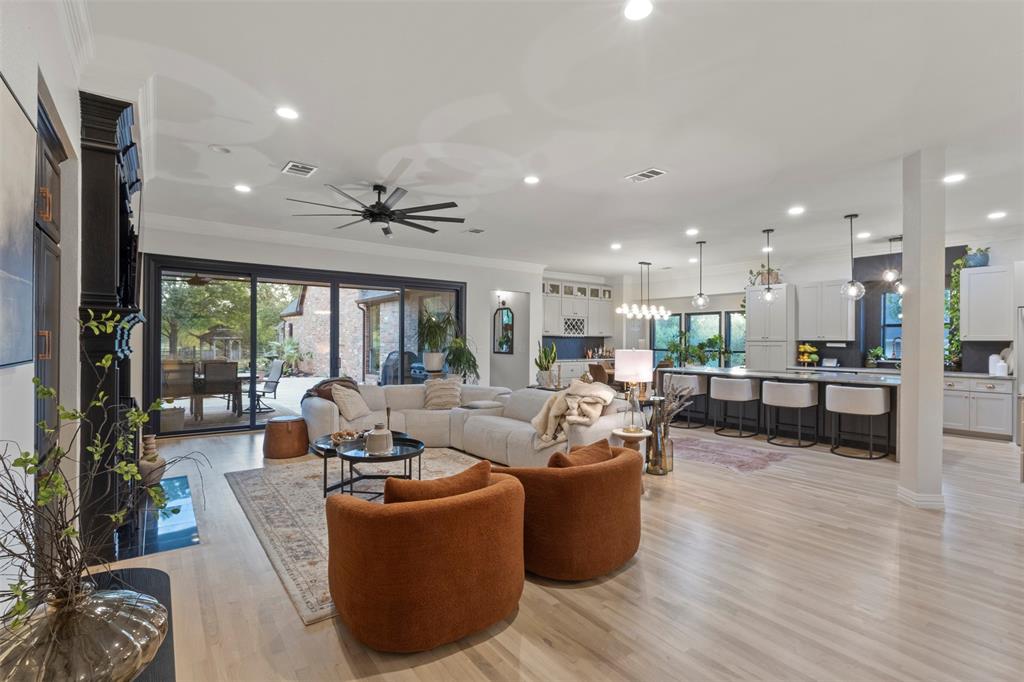 1504 Brook Lane
