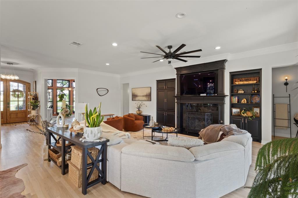 1504 Brook Lane