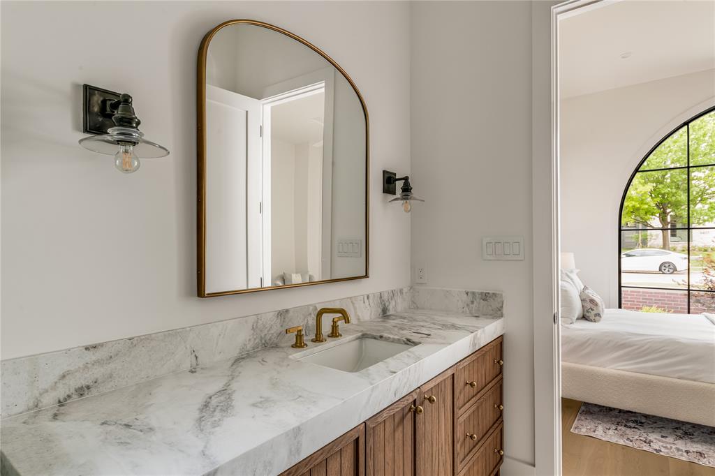 6834 Northridge Drive