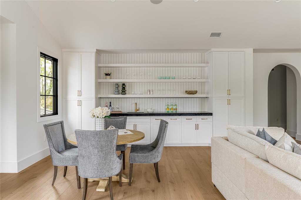 NORTH RIDGE ESTS - Residential