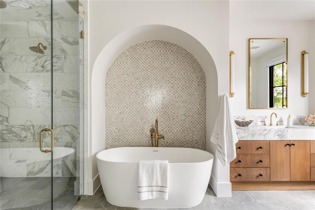 NORTH RIDGE ESTS - Residential