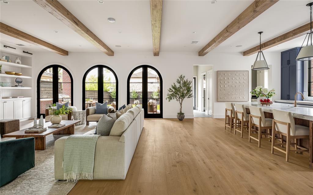 NORTH RIDGE ESTS - Residential