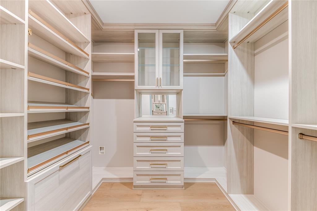 NORTH RIDGE ESTS - Residential