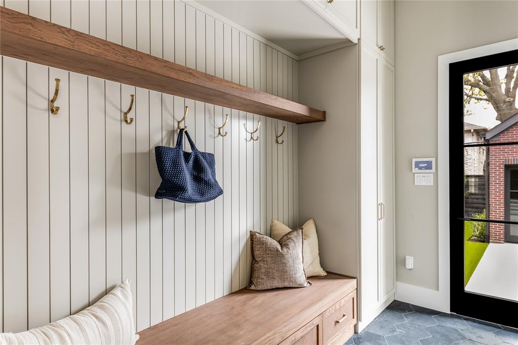 NORTH RIDGE ESTS - Residential