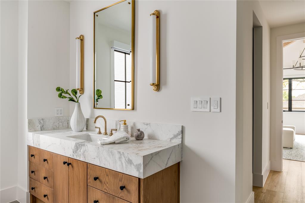 NORTH RIDGE ESTS - Residential