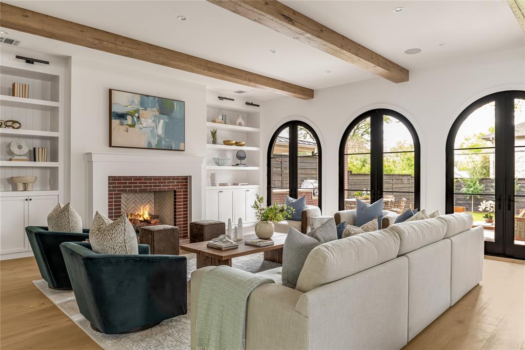 NORTH RIDGE ESTS - Residential