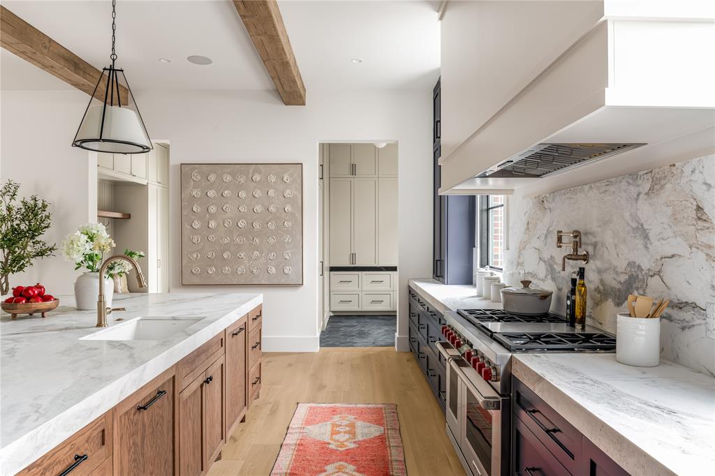 NORTH RIDGE ESTS - Residential