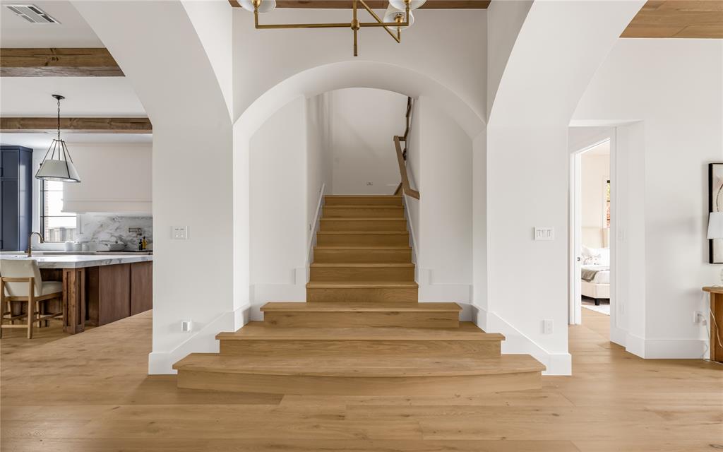 NORTH RIDGE ESTS - Residential