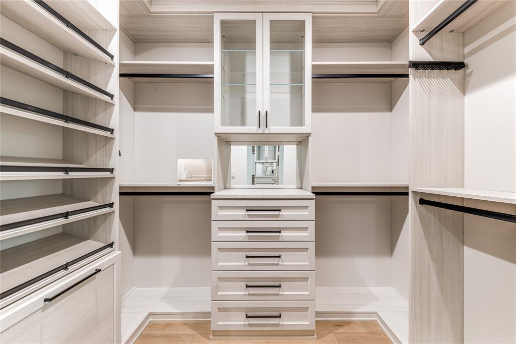 NORTH RIDGE ESTS - Residential