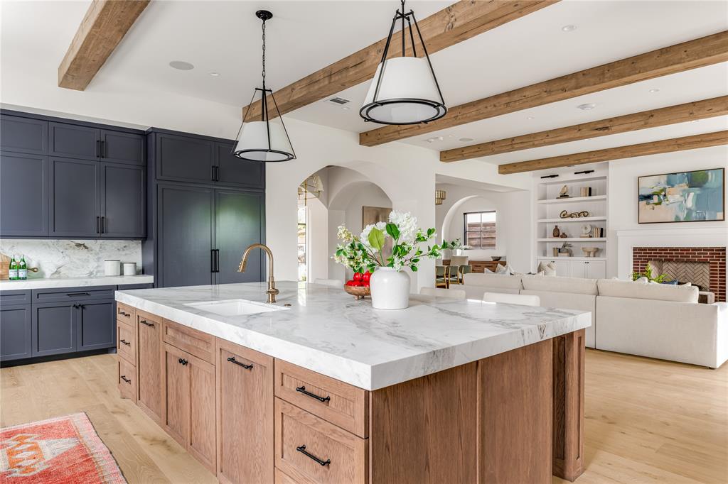 NORTH RIDGE ESTS - Residential