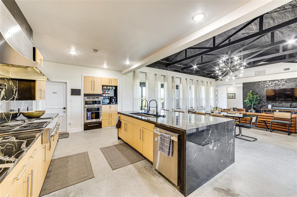 1841 Rs County Road 1402