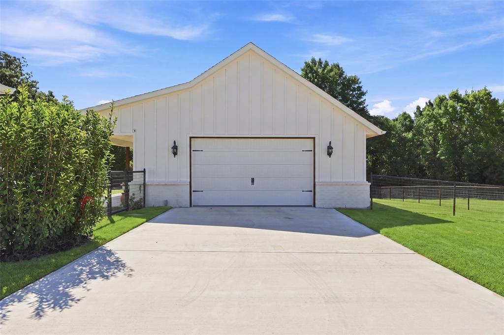 1072 Paradise Parkway