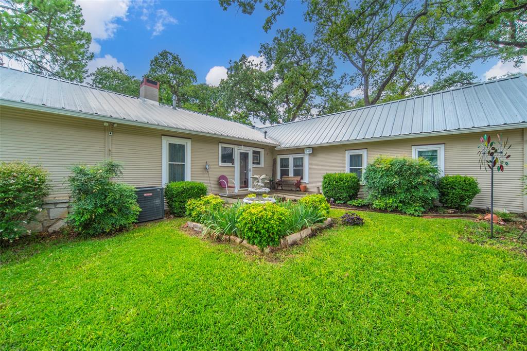 1422 E Bankhead Drive