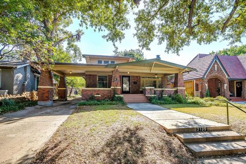 2135 Pembroke Drive Fort Worth TX 76110
