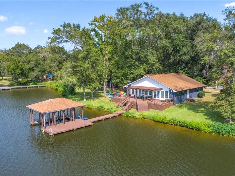 282 Island Drive