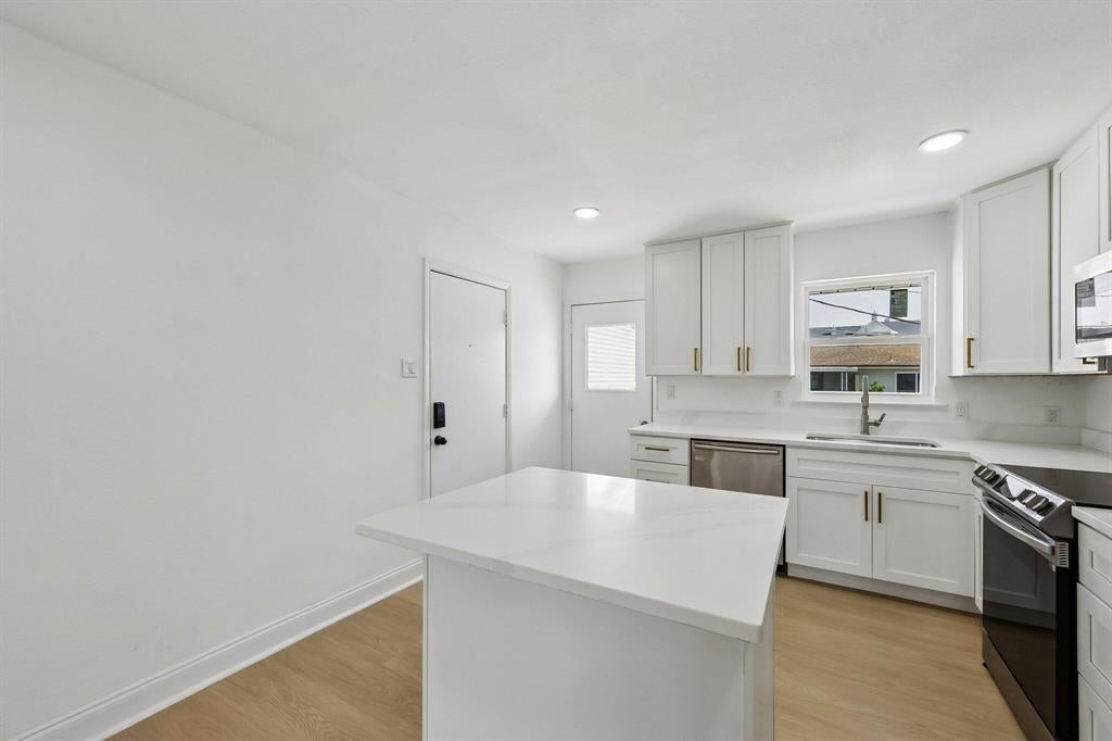 5050 Matilda Street 225