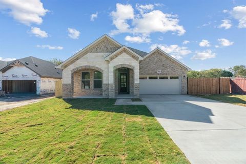 Photo of 8811 Silver Creek Road, White Settlement, TX 76108 (MLS # 21093126)