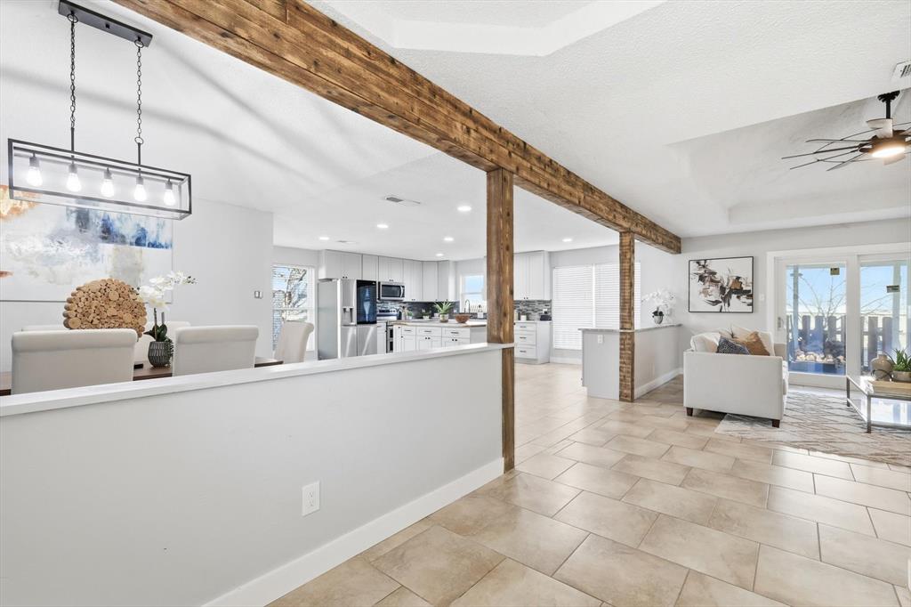 5601 Edgewater Circle