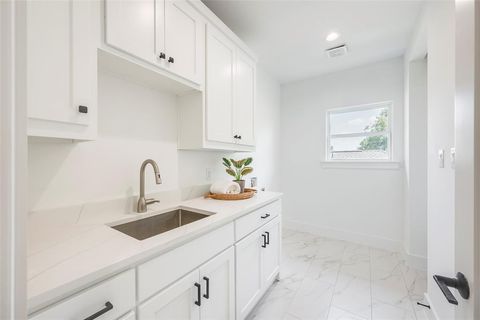 Tiny photo for 5710 Vanderbilt Avenue, Dallas, TX 75206 (MLS # 21078622)