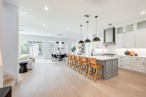 Tiny photo for 5710 Vanderbilt Avenue, Dallas, TX 75206 (MLS # 21078622)