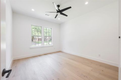 Tiny photo for 5710 Vanderbilt Avenue, Dallas, TX 75206 (MLS # 21078622)